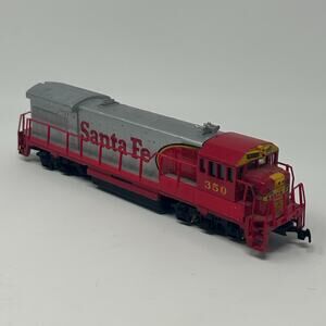 Santa Fe HO Scale Diesel Engine Locomotive Model Train Bachmann As Is Untested